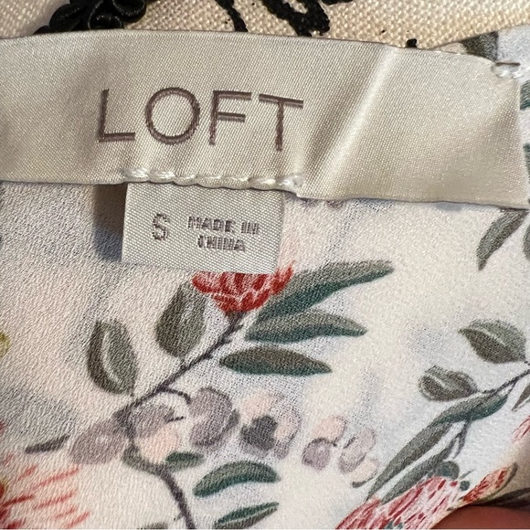 LOFT Mixed Media Floral White/Cream Sweater - Picture 7 of 8